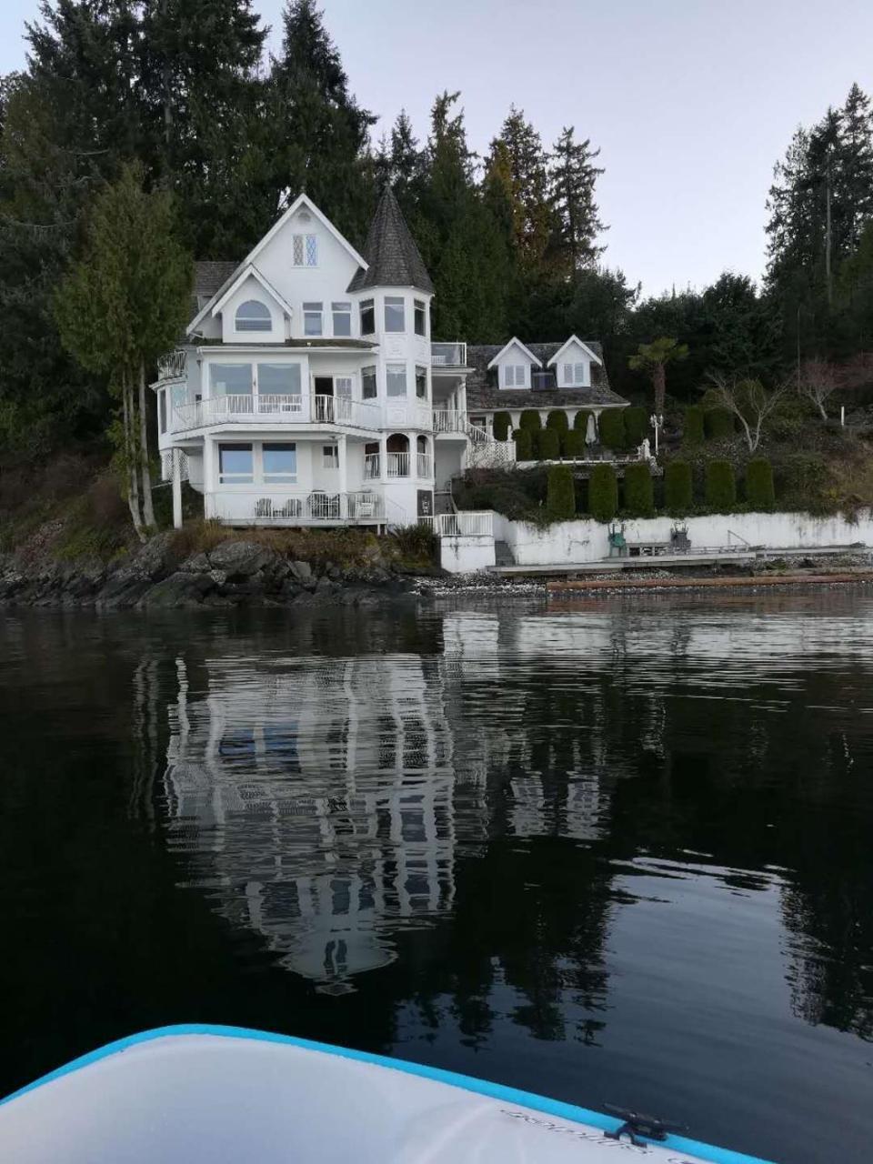 Vancouver Island Castle Cove Inn Chemainus Exterior photo